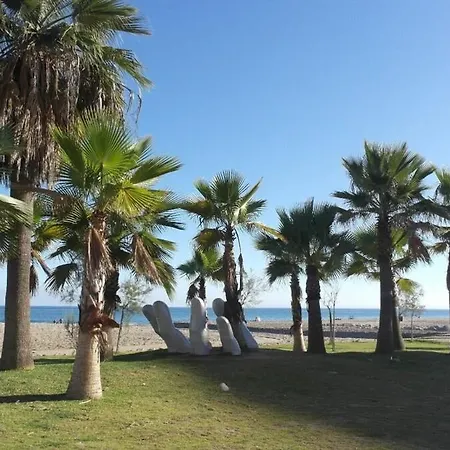 On The Beach, Fantastic Sea And Pool Views, 2 Bedroom Apartment Fuengirola